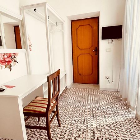 Il Molo Camere Per Vacanze Diamante Bagian luar foto